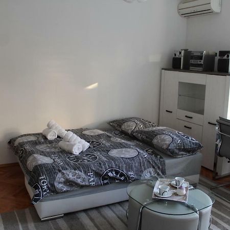 Cozy Apartment Mihaela With Balcony, Near Park Marjan & Old Town - Quiet Neighborhood Спліт Екстер'єр фото