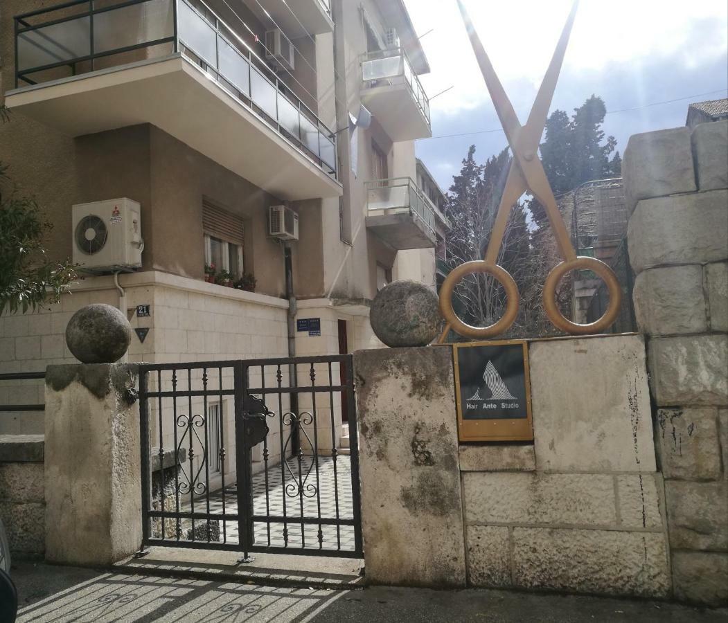 Cozy Apartment Mihaela With Balcony, Near Park Marjan & Old Town - Quiet Neighborhood Спліт Екстер'єр фото